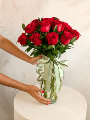 Clásico Amor con 12 Rosas Rojas